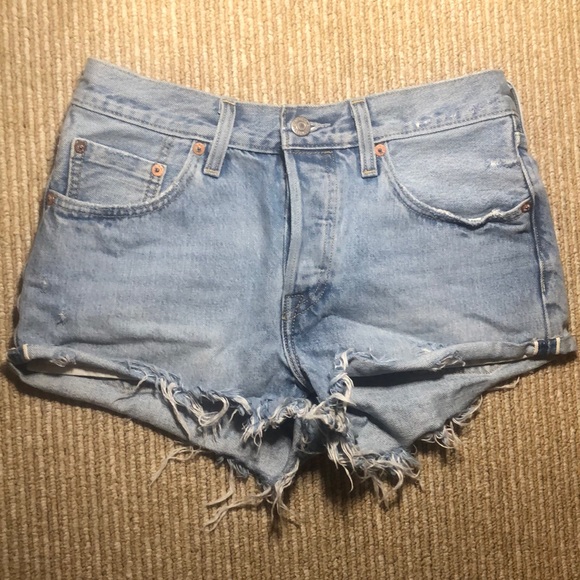 W27 Levi’s Denim Shorts - Picture 1 of 3